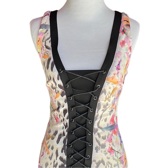 🆕‼️BeBe Y2K Corset Style Body Con Print Dress ‼️ - Picture 3 of 8